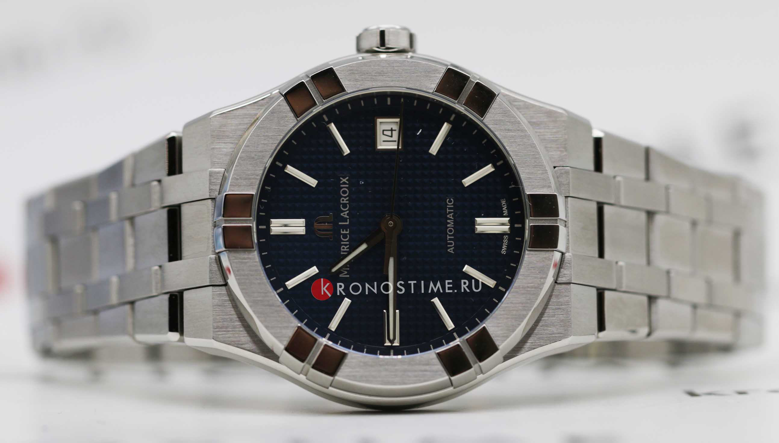 Maurice Lacroix Maurice Lacroix Aikon Automatic AI6007-SS002-430-1 механические мужские часы часы крупный план синий циферблата